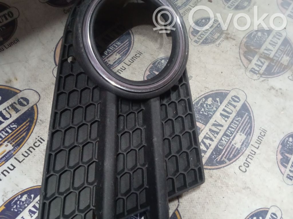 Volkswagen Tiguan Front fog light trim/grill 