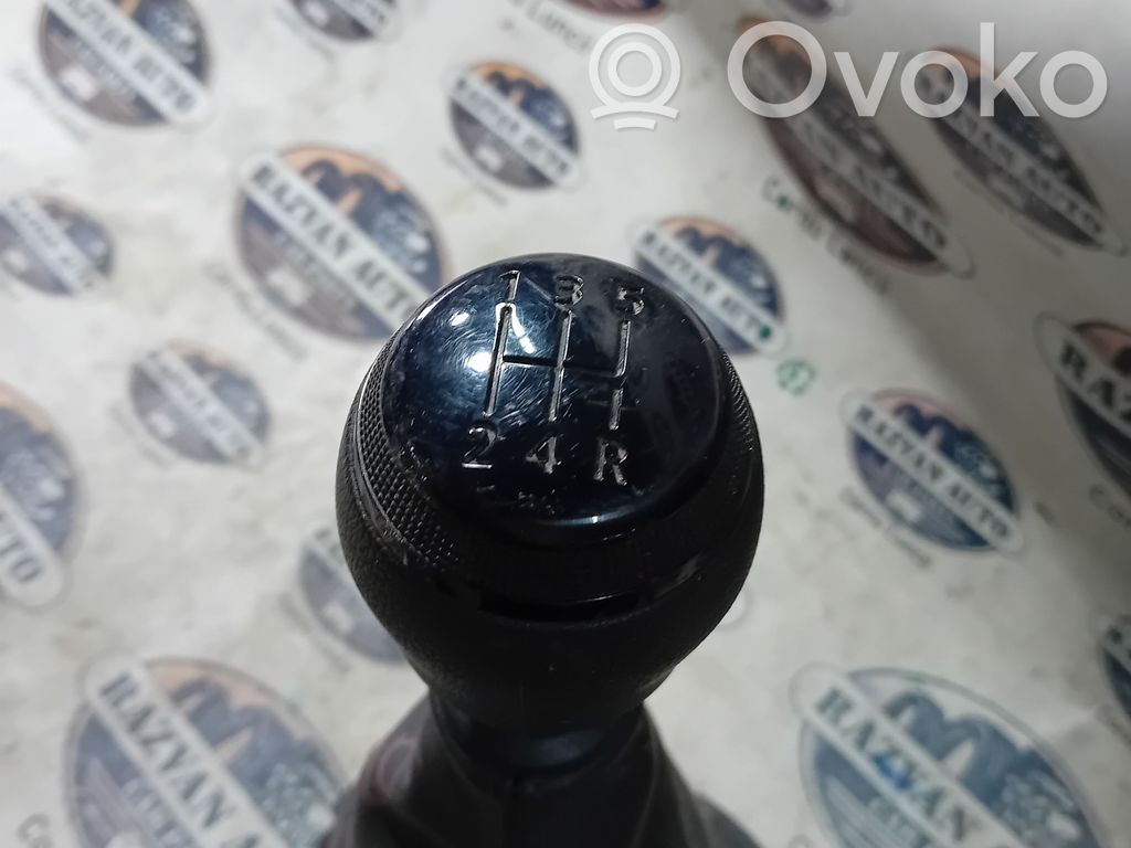 Dacia Duster Pārslēgšanas mehanisms (kulisa) 