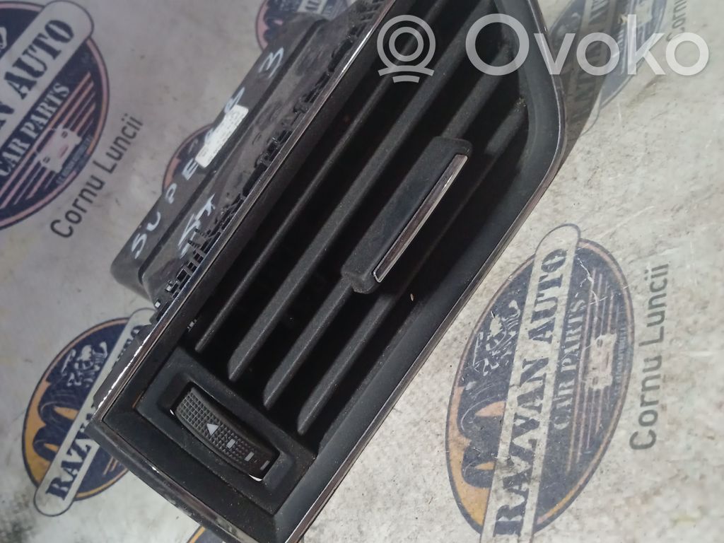 Skoda Superb B8 (3V) Rejilla de ventilación central del panel 