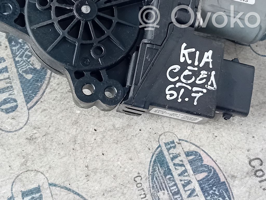 KIA Ceed Priekinio lango pakelėjo varikliukas 