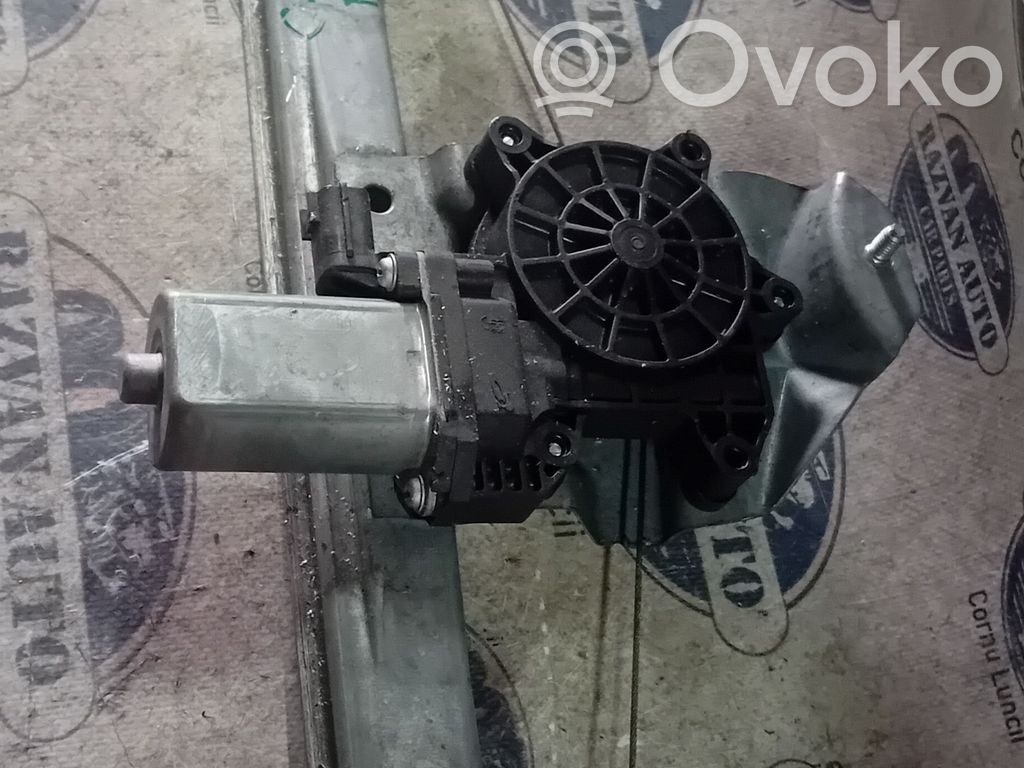 Renault Captur Elektryczny podnośnik szyby drzwi tylnych 
