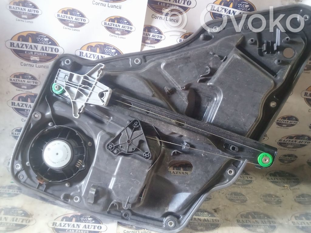 Volkswagen PASSAT CC Front door window regulator with motor 