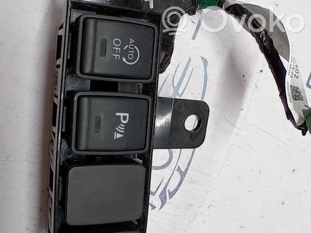 Nissan X-Trail T30 Sound control switch 
