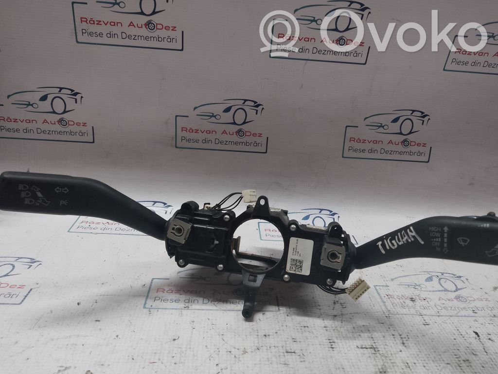 Volkswagen Tiguan Wiper turn signal indicator stalk/switch 