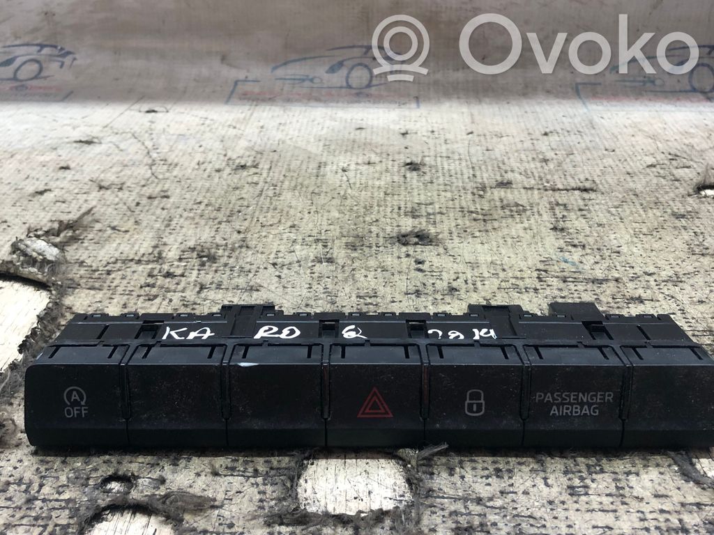 Skoda Karoq Przełącznik / Przycisk kierownicy 