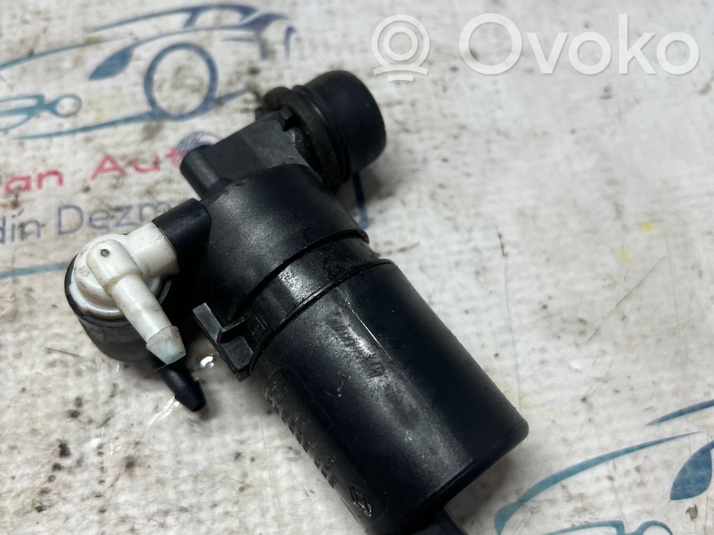 Dacia Duster Pompa spryskiwacza szyby przedniej / czołowej 
