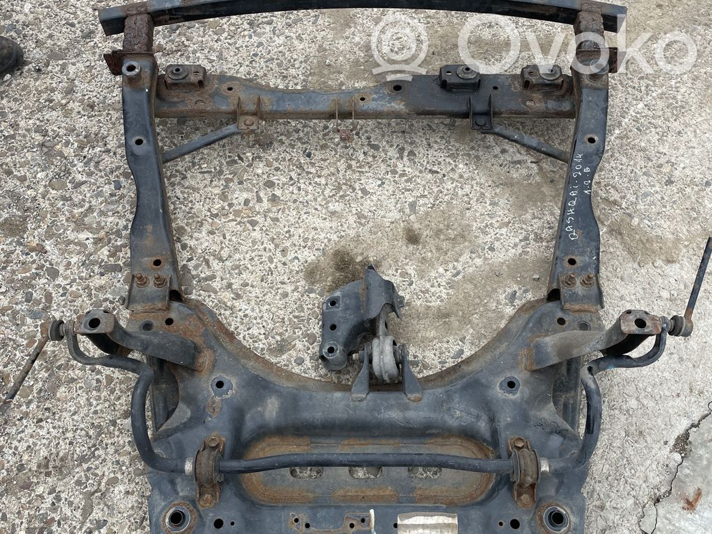 Nissan Qashqai Rama pomocnicza przednia 