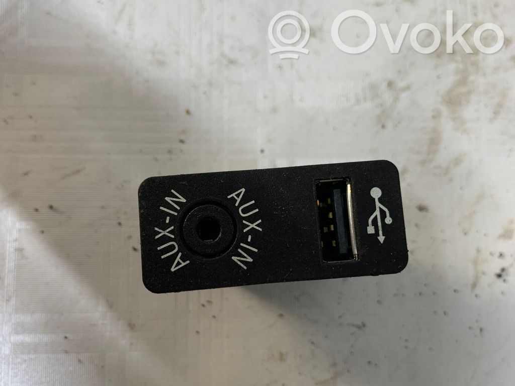 BMW 3 F30 F35 F31 USB control unit 