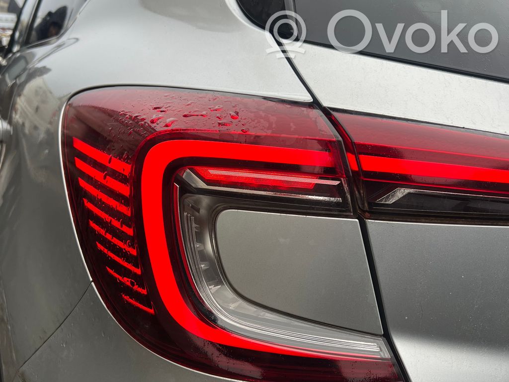 Renault Captur Aizmugurējais lukturis virsbūvē 