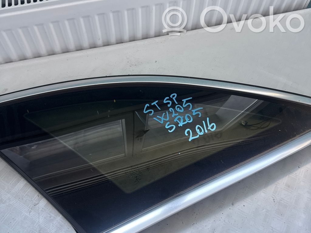 Mercedes-Benz C W205 Rear side window 