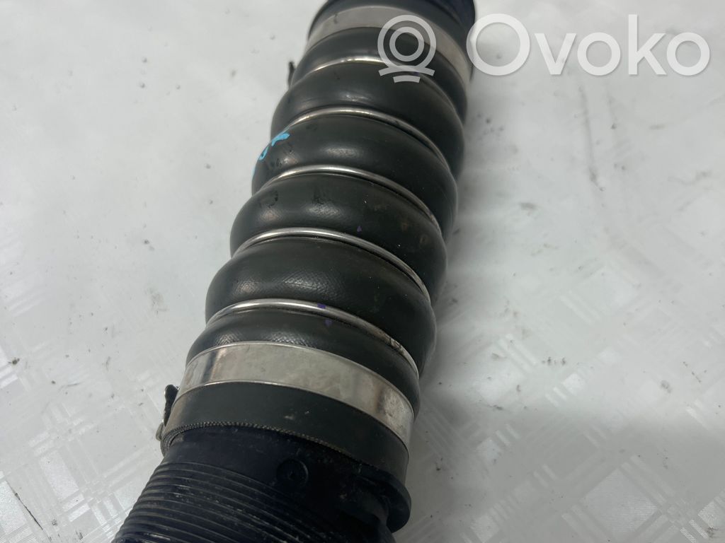 Engine coolant pipe/hose
