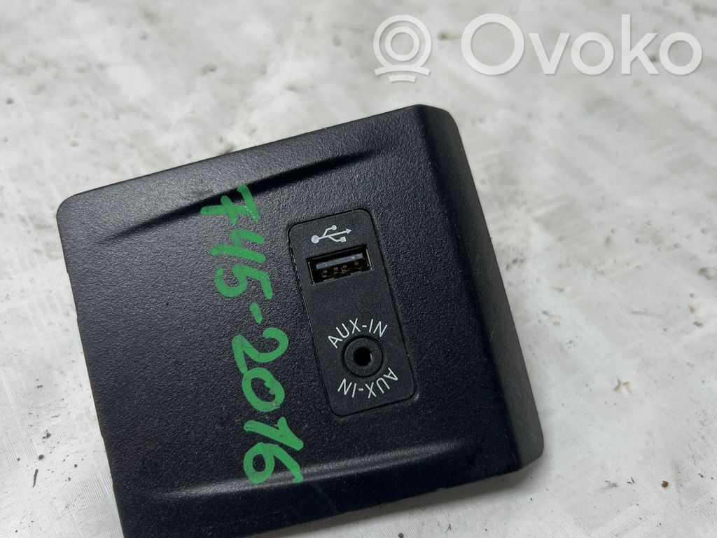BMW 2 114 E6 E10 E20 Centralina USB
