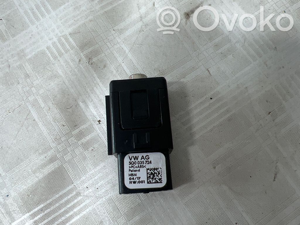Skoda Octavia Mk3 (5E) Conector priză AUX
