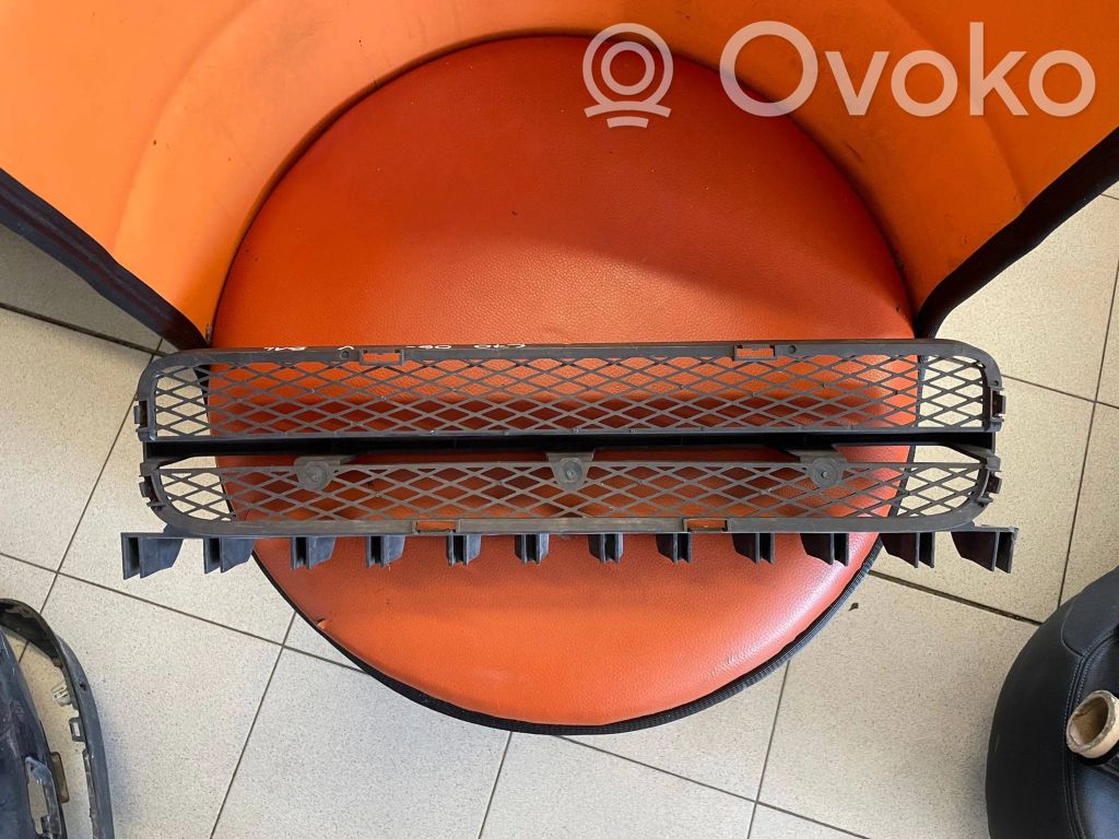 Volvo C70 Front bumper lower grill 