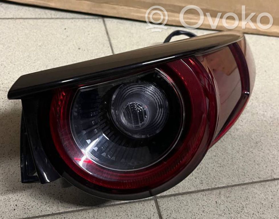 Mazda CX-30 Aizmugurējais lukturis virsbūvē 