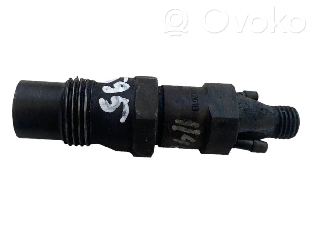 Inyector de combustible   068130201B