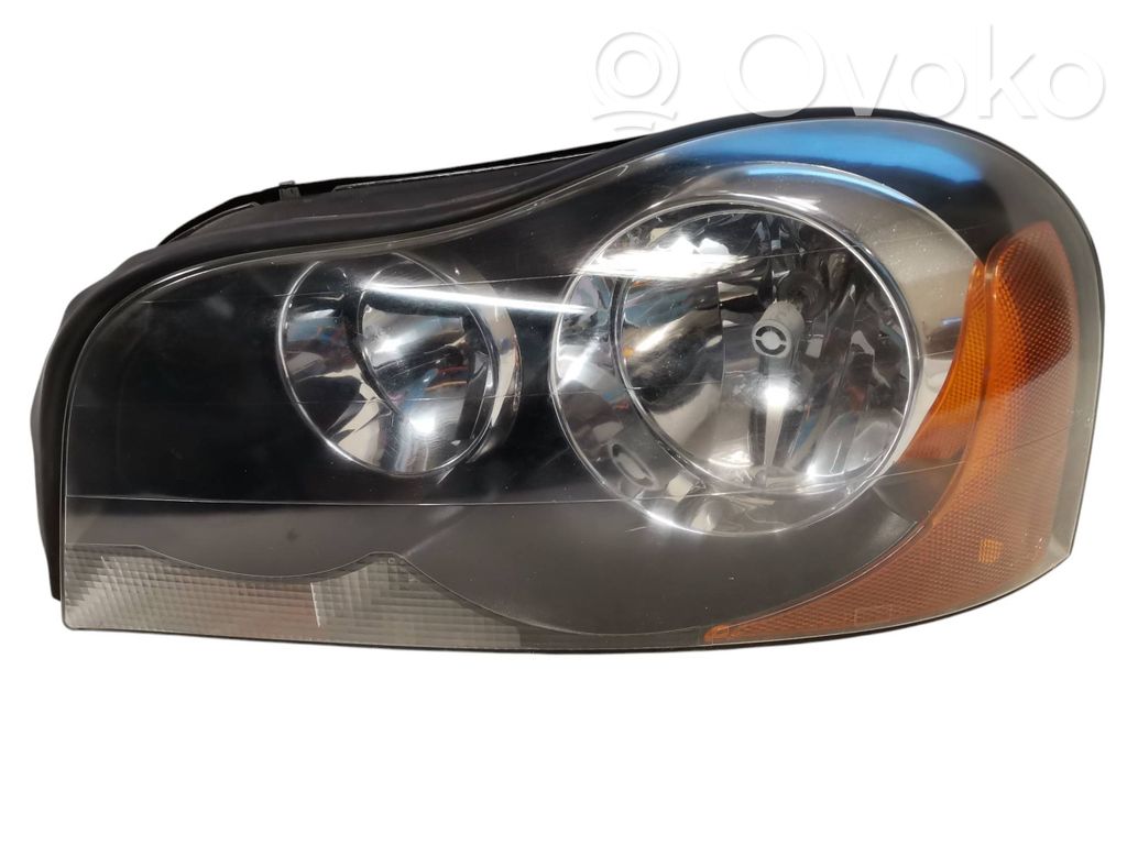 Volvo XC90 Lampa przednia 