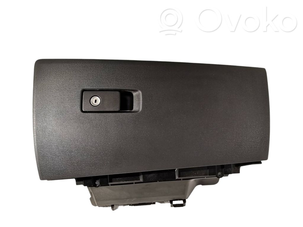 Volvo S80 Glove box 