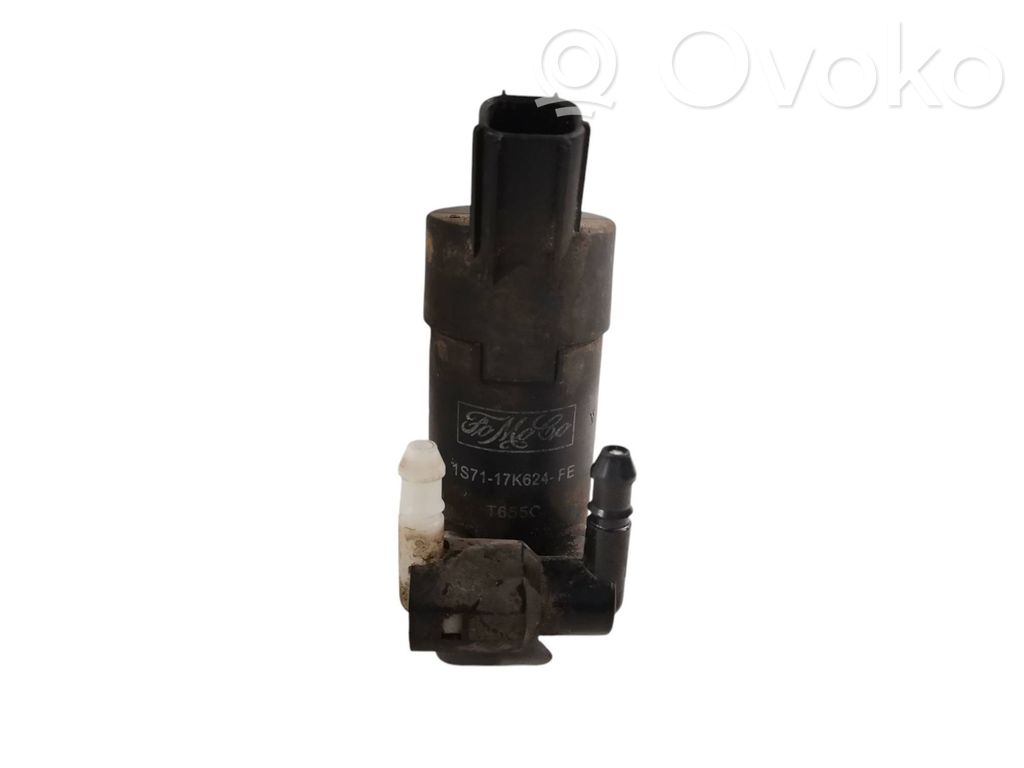 Volvo V50 Windscreen/windshield washer pump 