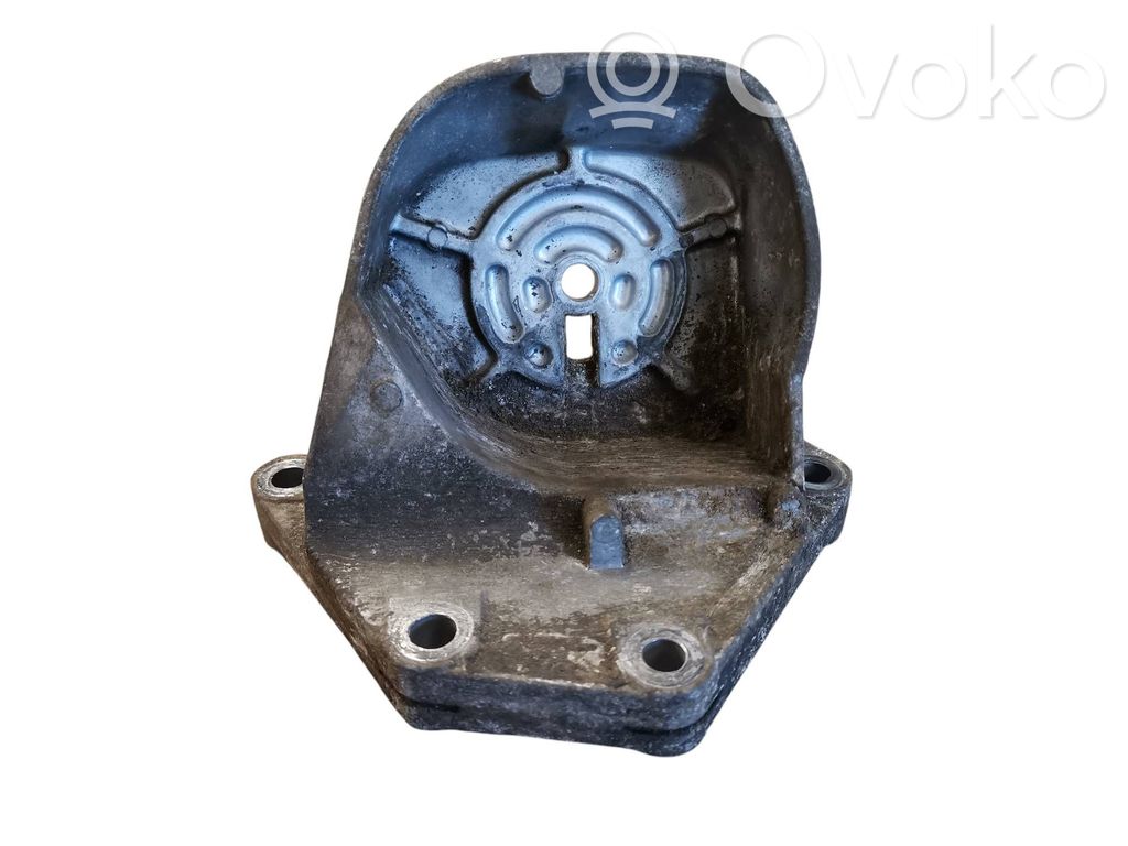 Volvo XC90 Gearbox mounting bracket 