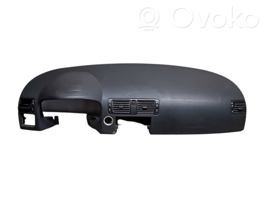 Volvo V50 Panelė 