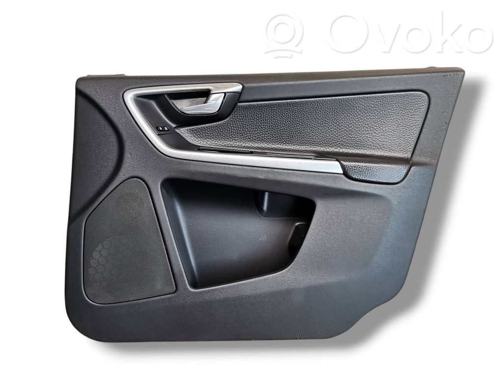 Volvo XC60 Front door card panel trim 