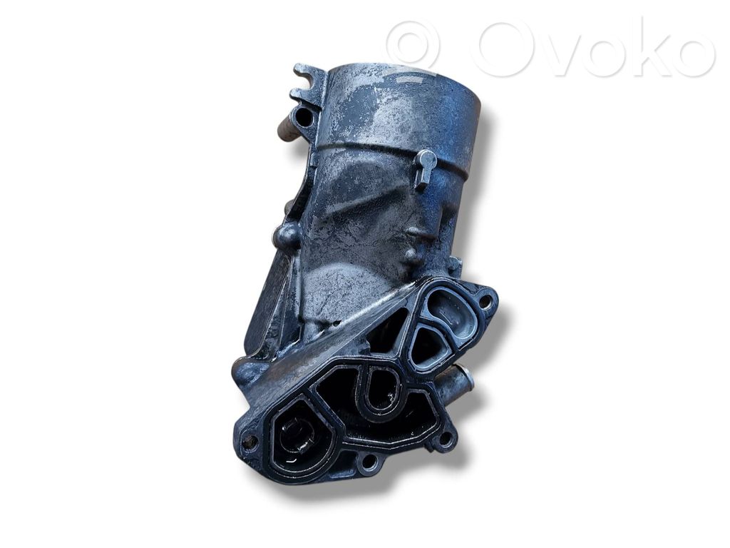 Volvo V50 Oil filter mounting bracket 
