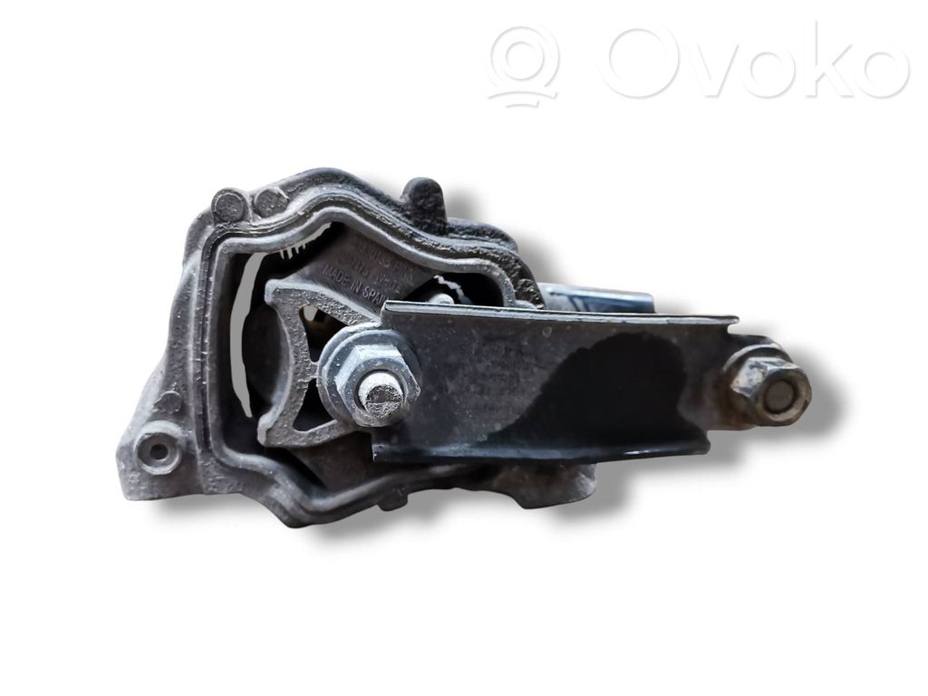 Volvo V60 Engine mount bracket 