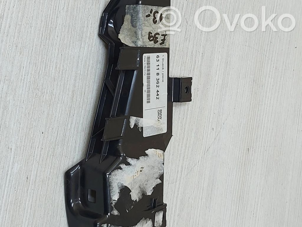 BMW 5 E39 Headlight/headlamp mounting bracket 