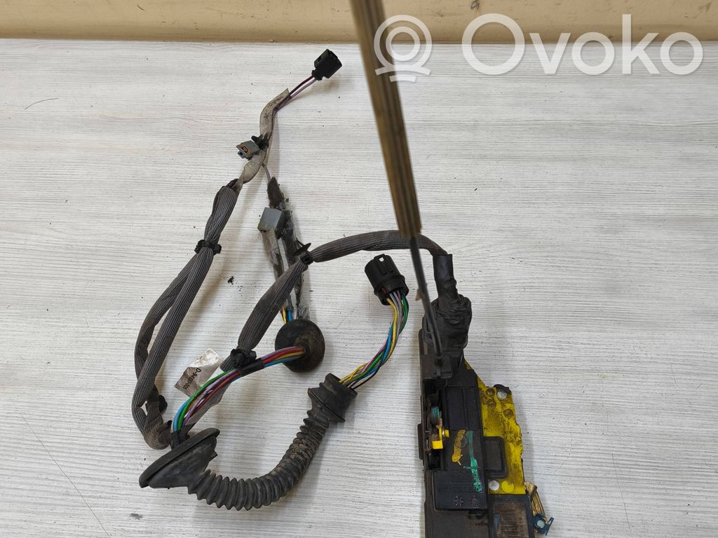 Volvo S60 Zamek drzwi tylnych 