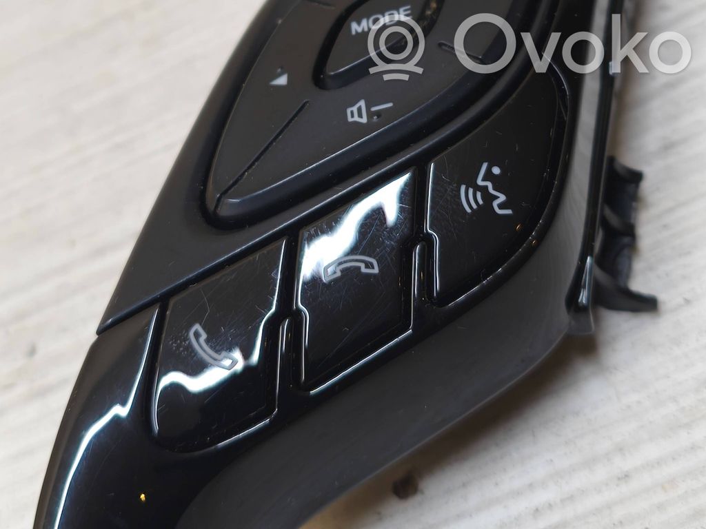 Toyota C-HR I Steering wheel buttons/switches 