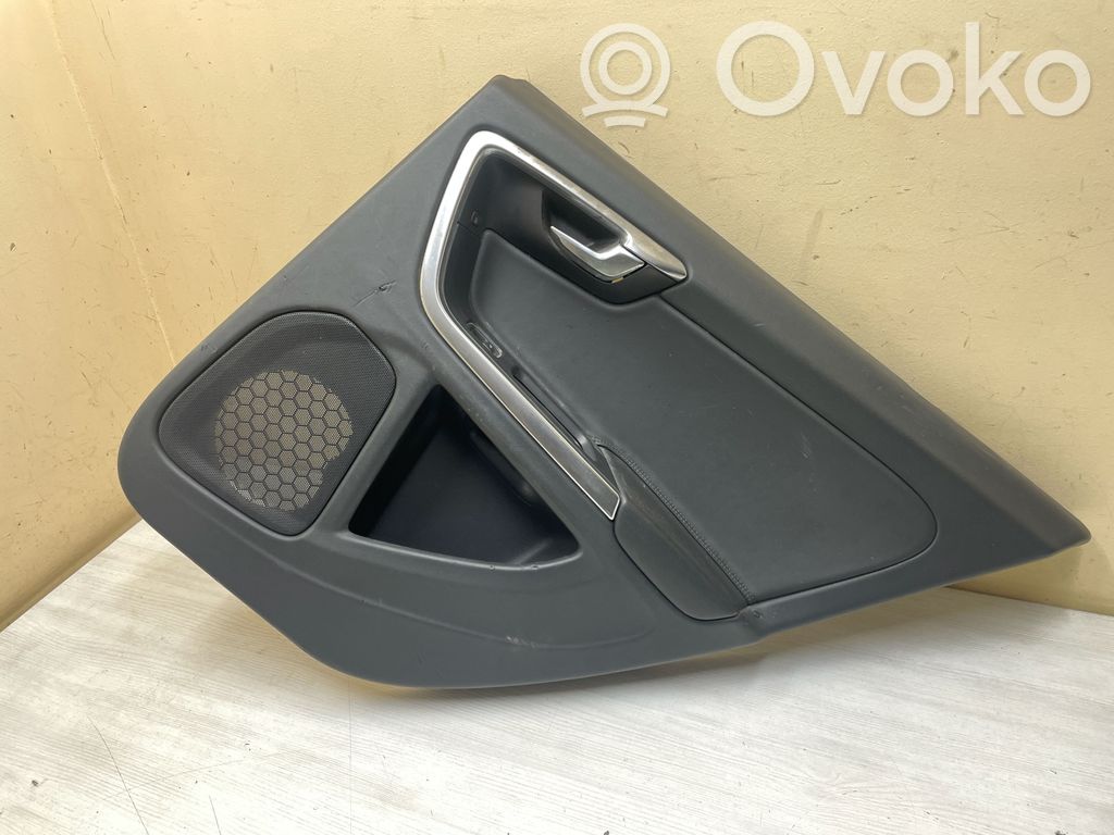 Volvo V60 Takaoven verhoilu 