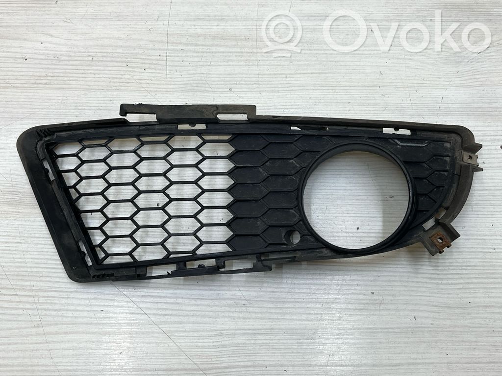 Grille antibrouillard avant   51117891396