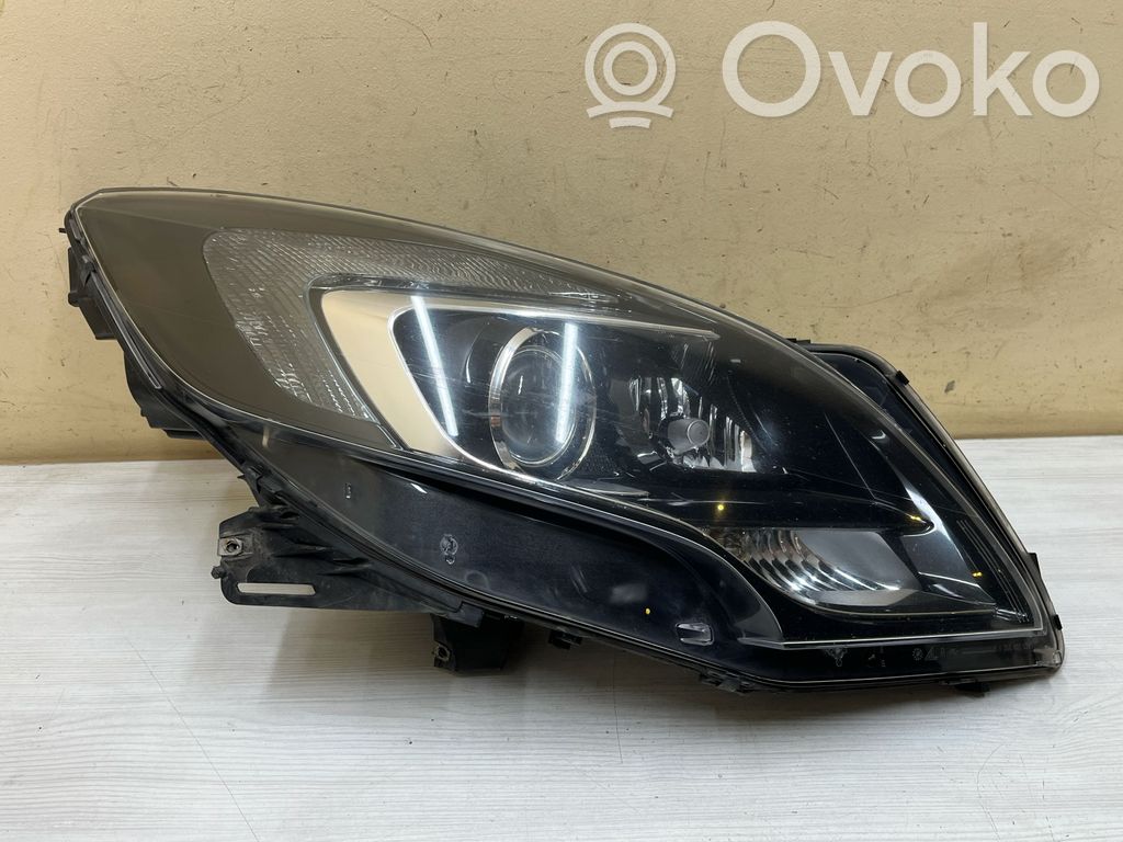 Opel Zafira C Lampa przednia 