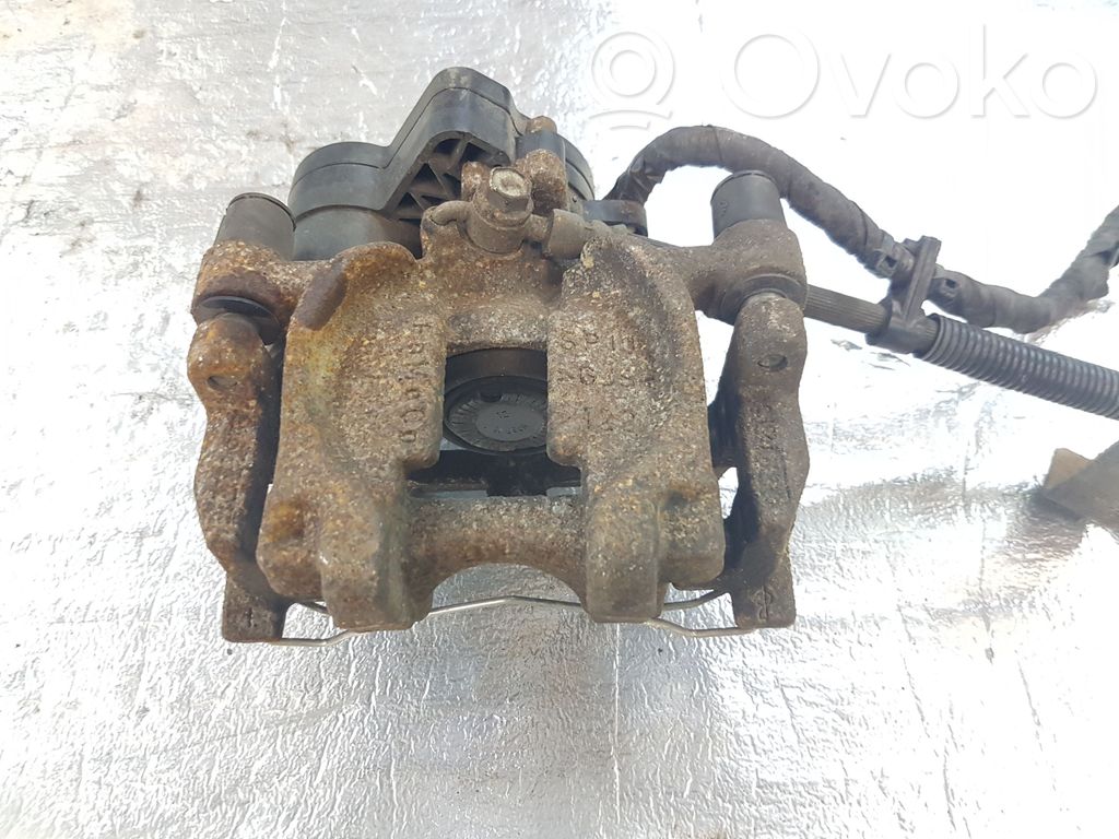 Ford Fusion II Задний суппорт 