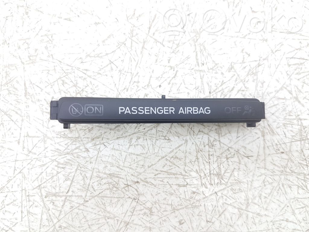 Ford Escape IV Passenger airbag on/off switch 