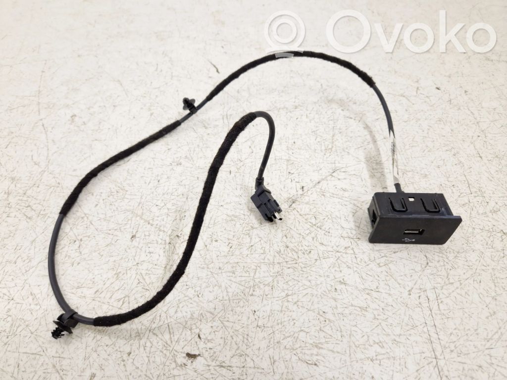 Ford F150 USB-pistokeliitin 