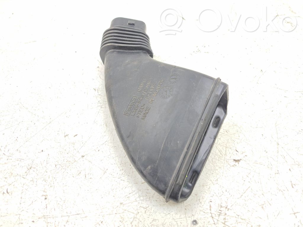 Ford Escape IV Część rury dolotu powietrza 