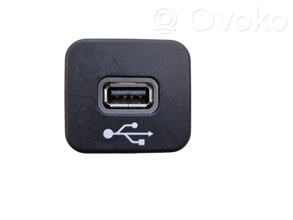 Jeep Compass Gniazdo / Złącze USB 