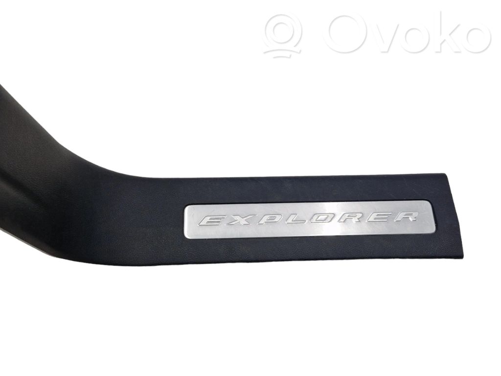 Ford Explorer V Priekinio slenksčio apdaila (vidinė) 