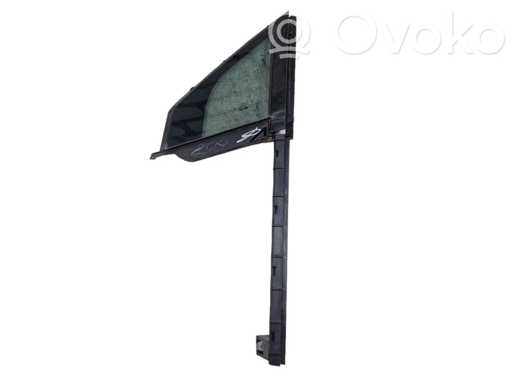 Ford Fusion II Ventanilla de ventilación de la puerta delantera cuatro puertas 
