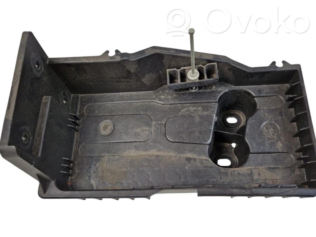 Ford Explorer VI Battery tray 