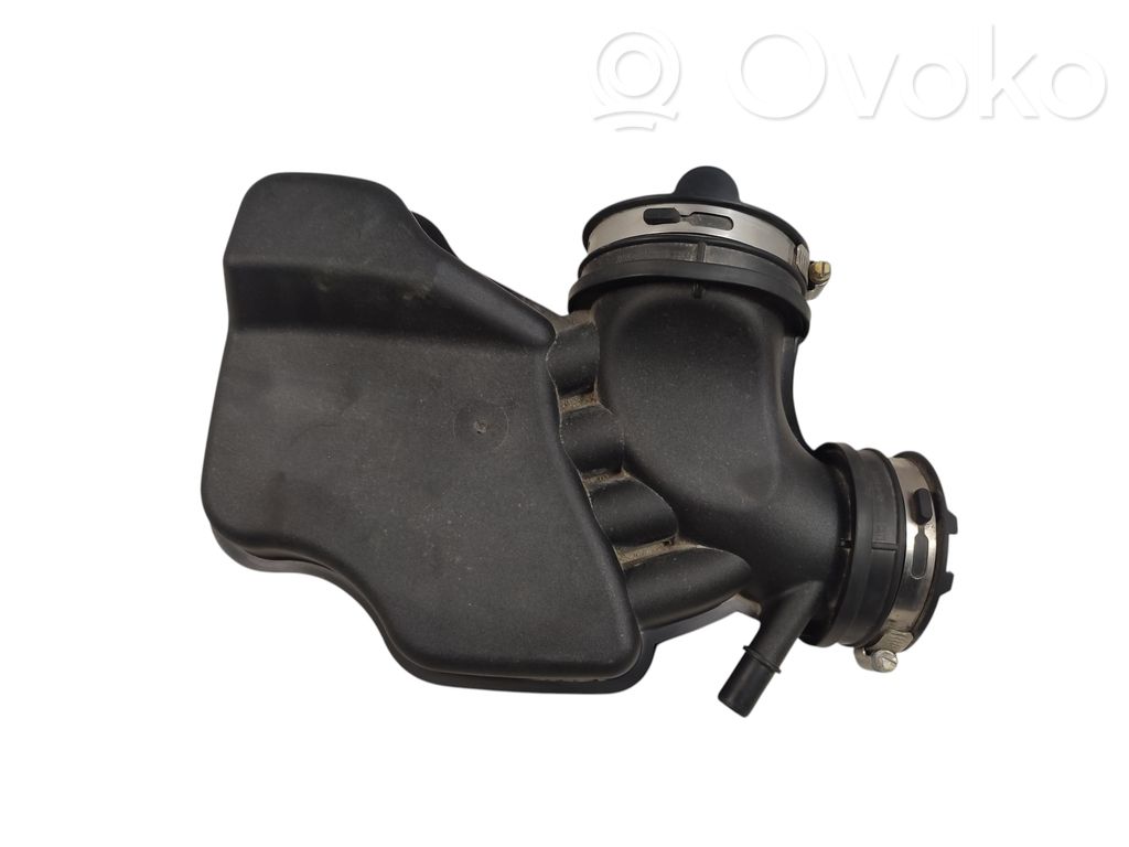 Ford Explorer VI Air intake hose/pipe 