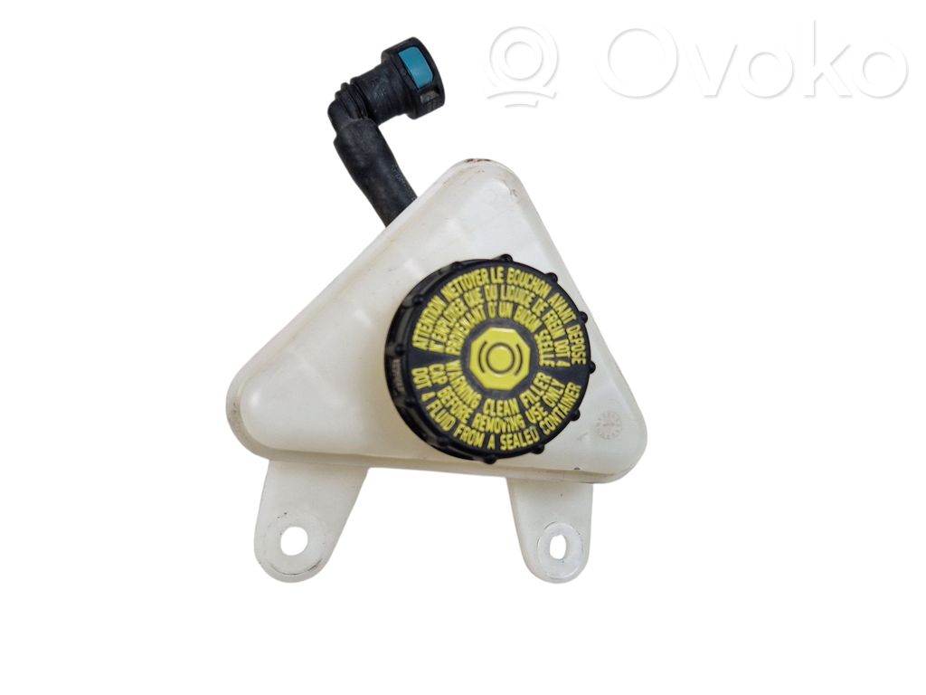 Ford Explorer VI Brake fluid reservoir 