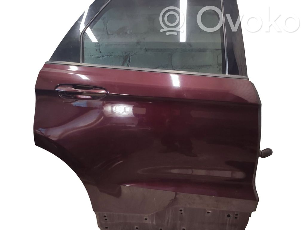 Aizmugurējās durvis   FT4B720