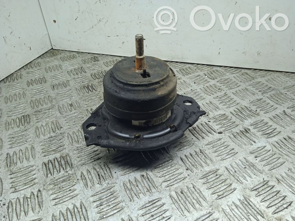 Engine mount bracket   52124677AF
