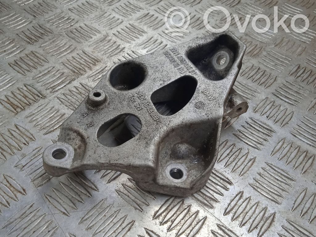 BMW 3 F30 F35 F31 Engine mounting bracket 