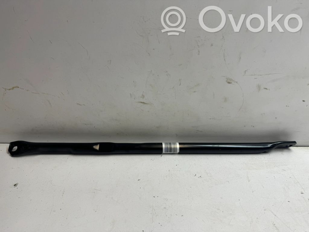 BMW 1 F40 Kita variklio skyriaus detalė 