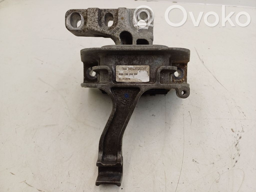 Audi TT TTS RS Mk3 8S Engine mount bracket 