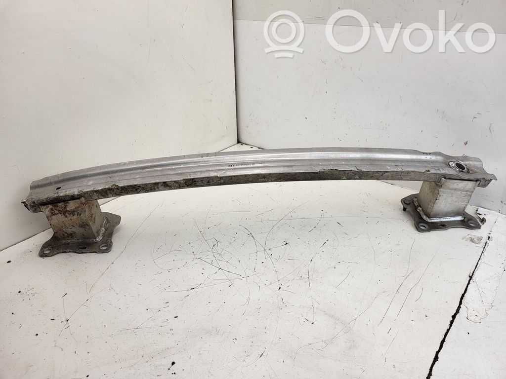 Audi A4 S4 B9 Aizmugurē bampera balka 